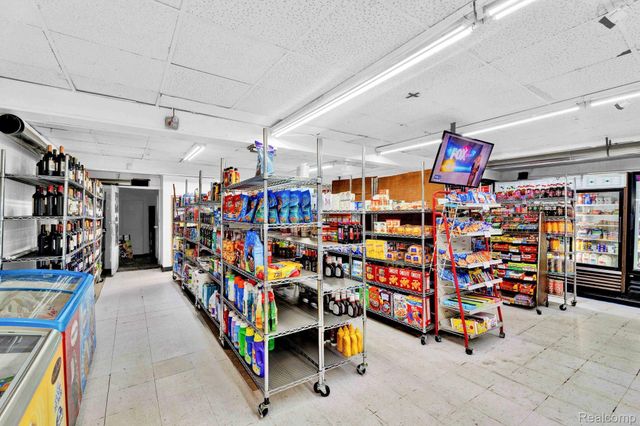 17423 MARTIN Road, Roseville, MI 48066