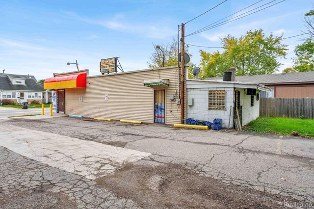 17423 MARTIN Road, Roseville, MI 48066