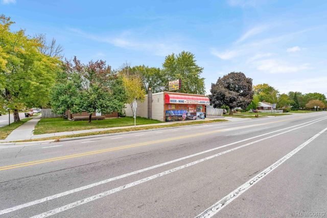17423 MARTIN Road, Roseville, MI 48066