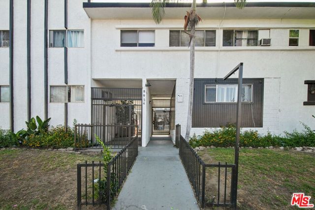 8924 Van Nuys Boulevard 14, Panorama City (los Angeles), CA 91402