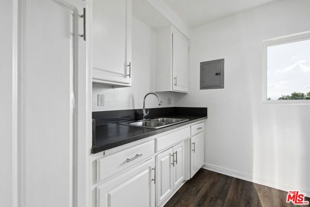 8924 Van Nuys Boulevard 14, Panorama City (los Angeles), CA 91402