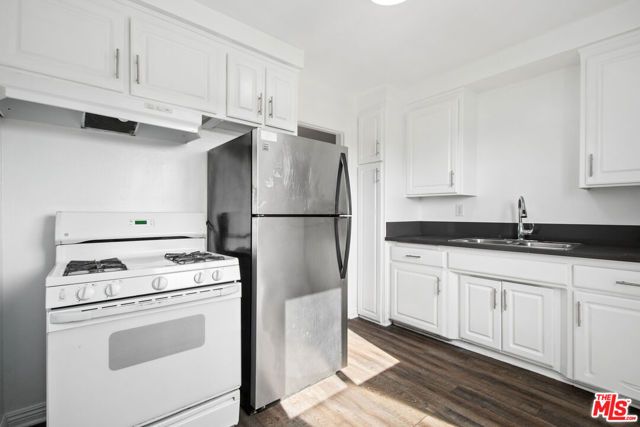 8924 Van Nuys Boulevard 14, Panorama City (los Angeles), CA 91402