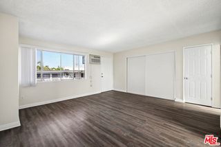 8924 Van Nuys Boulevard 14, Panorama City (los Angeles), CA 91402