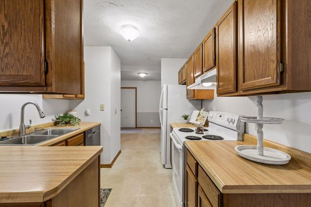 7775 Glenda Court, Apple Valley, MN 55124
