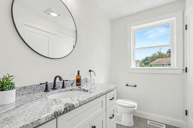 15 Bennington, Haverhill, MA 01832