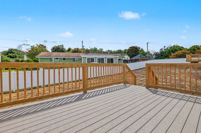 15 Bennington, Haverhill, MA 01832