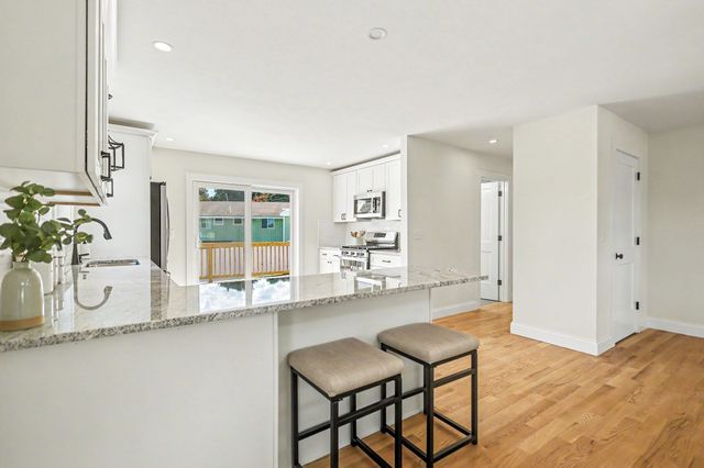 15 Bennington, Haverhill, MA 01832