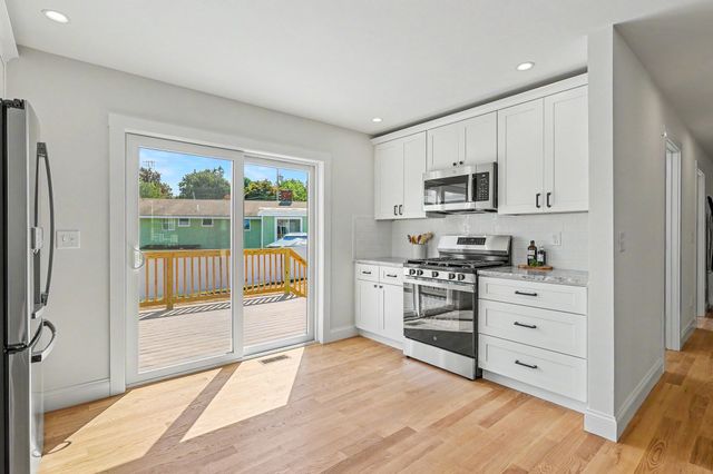 15 Bennington, Haverhill, MA 01832