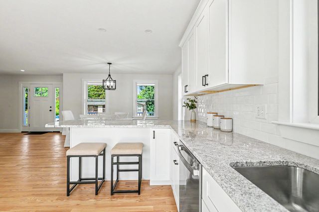 15 Bennington, Haverhill, MA 01832