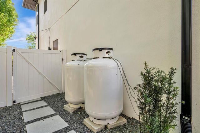 3723 NORWOOD COURT, Sarasota, FL 34234