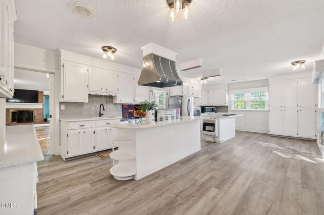 207 W 3rd Street, Princeton, NC 27569