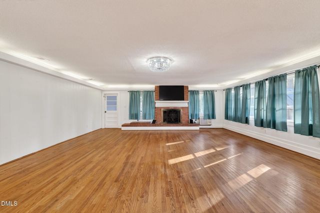 207 W 3rd Street, Princeton, NC 27569