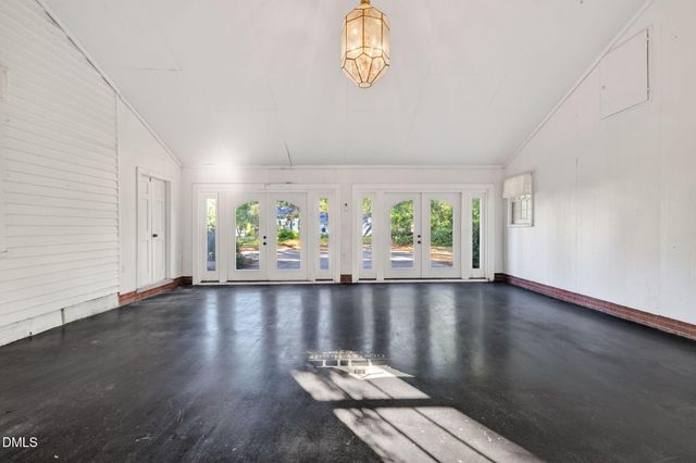 207 W 3rd Street, Princeton, NC 27569