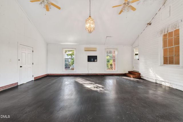 207 W 3rd Street, Princeton, NC 27569