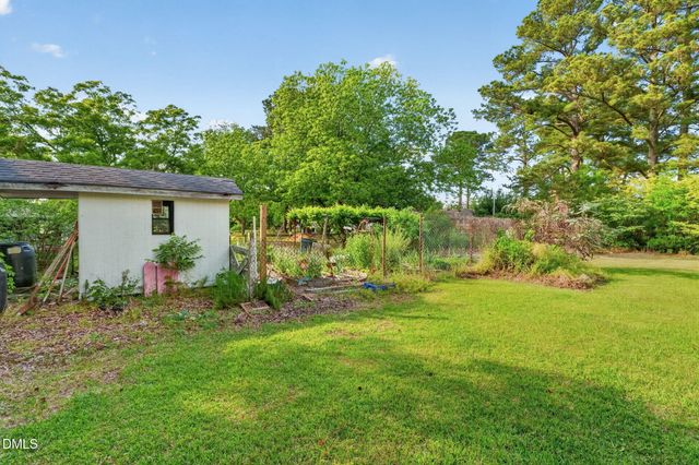 207 W 3rd Street, Princeton, NC 27569