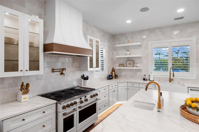 4634 HIGEL AVENUE, Sarasota, FL 34242