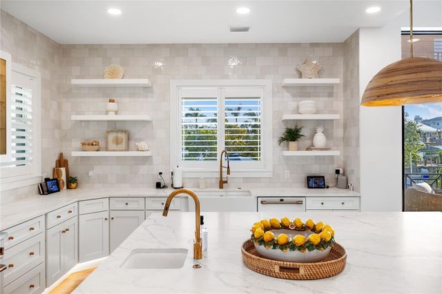 4634 HIGEL AVENUE, Sarasota, FL 34242