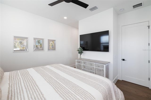 4634 HIGEL AVENUE, Sarasota, FL 34242