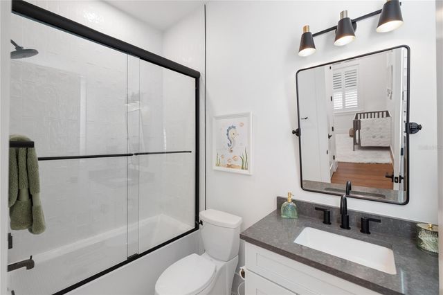 4634 HIGEL AVENUE, Sarasota, FL 34242