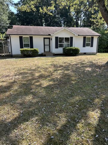 541 Roselawn Dr, Clarksville, TN 37042