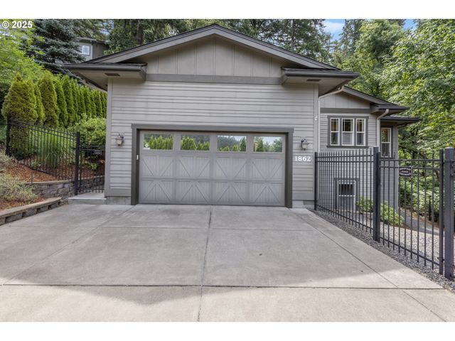 1862 E 43RD Ave, Eugene, OR 97405