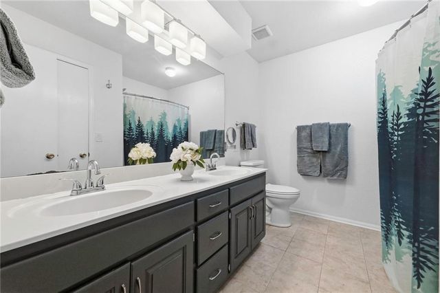 21820 S Martha Road, Peculiar, MO 64078