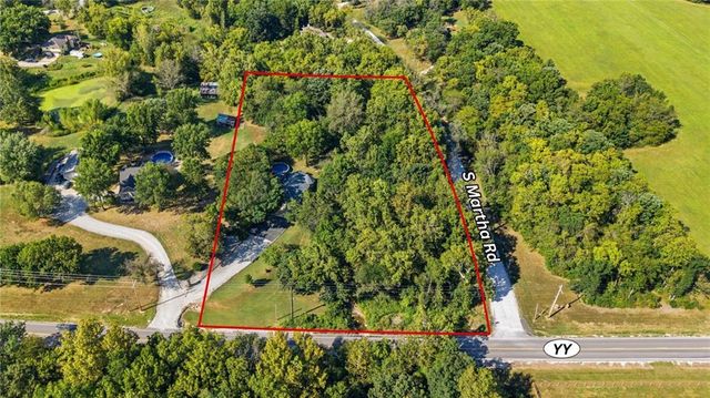 21820 S Martha Road, Peculiar, MO 64078