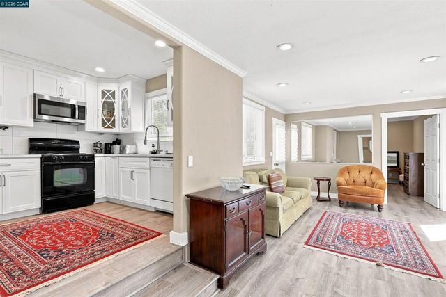 1386 Lichen Ct, Concord, CA 94521