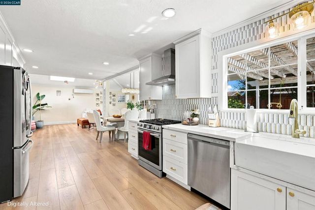 1386 Lichen Ct, Concord, CA 94521