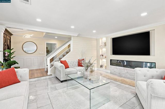 1386 Lichen Ct, Concord, CA 94521