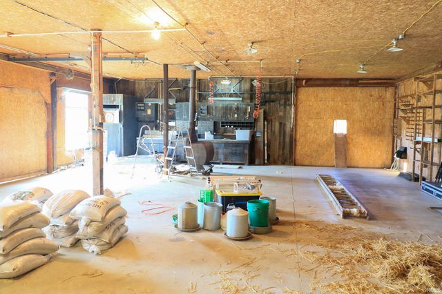 4627 S 50 E Road, Huntingburg, IN 47542