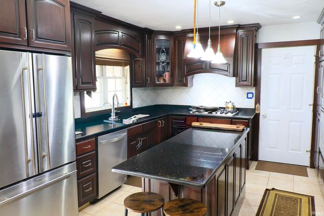 4627 S 50 E Road, Huntingburg, IN 47542