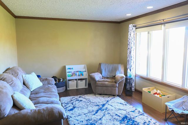 4627 S 50 E Road, Huntingburg, IN 47542