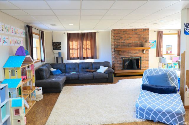 4627 S 50 E Road, Huntingburg, IN 47542