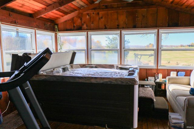 4627 S 50 E Road, Huntingburg, IN 47542