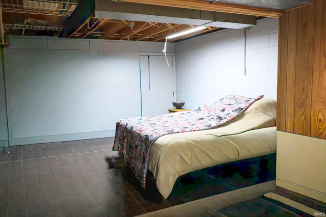 4627 S 50 E Road, Huntingburg, IN 47542