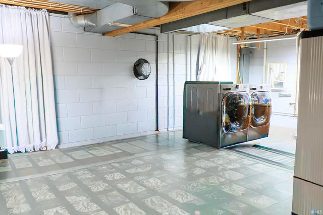 4627 S 50 E Road, Huntingburg, IN 47542