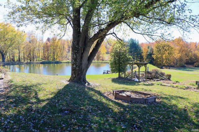 4627 S 50 E Road, Huntingburg, IN 47542