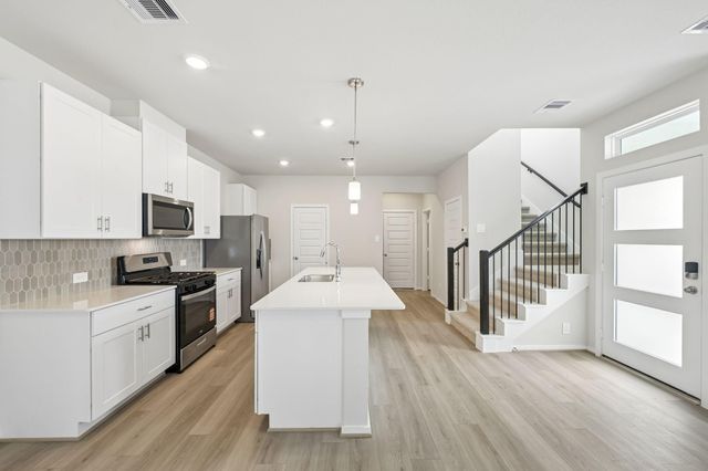 702 Sand Dollar Drive, Kemah, TX 77565