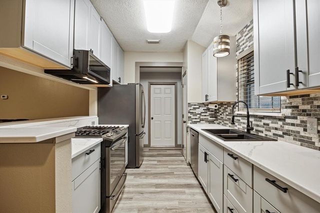 1159 Carey Drive, Angleton, TX 77515