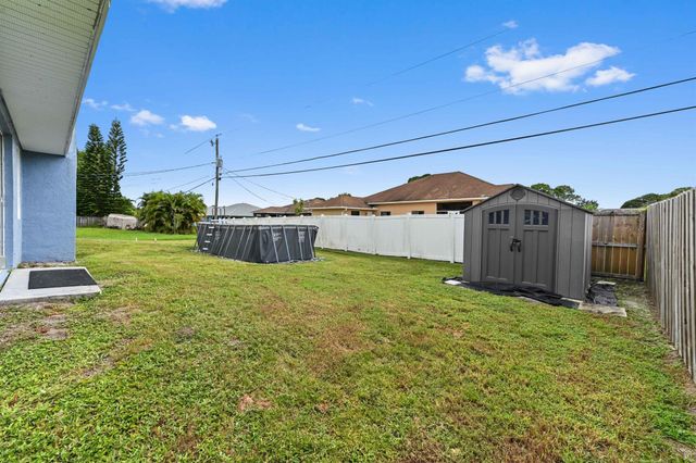 1014 SW Canary Terrace, Port St Lucie, FL 34953