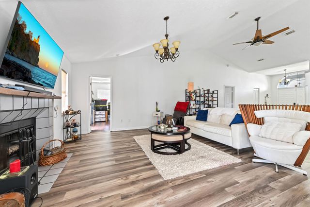 1014 SW Canary Terrace, Port St Lucie, FL 34953