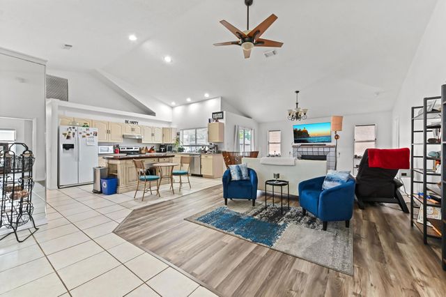 1014 SW Canary Terrace, Port St Lucie, FL 34953