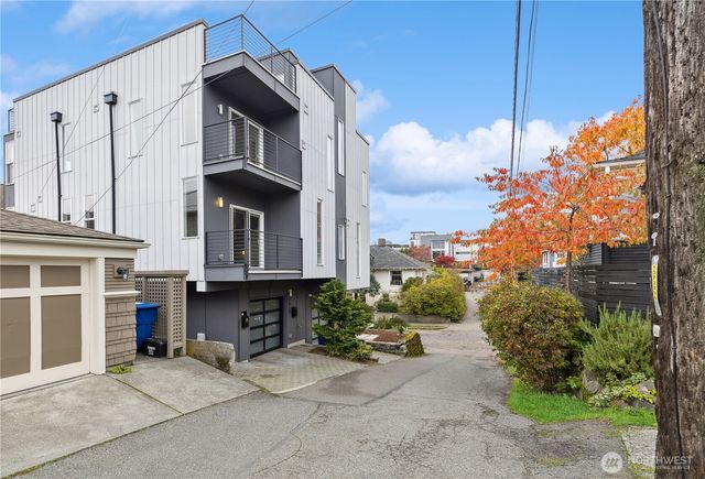 1017 W Crockett Street, Seattle, WA 98119
