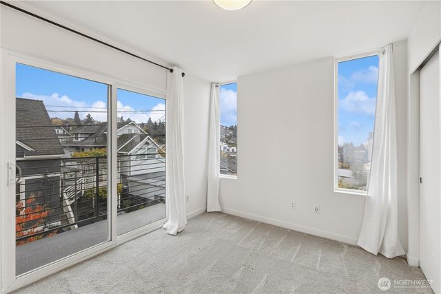 1017 W Crockett Street, Seattle, WA 98119