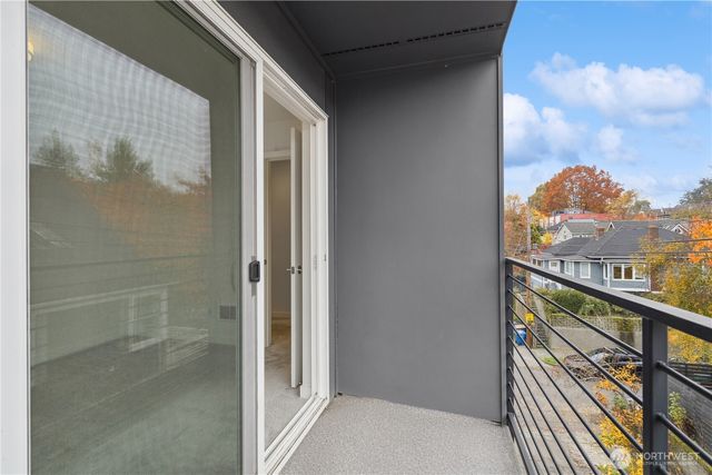 1017 W Crockett Street, Seattle, WA 98119