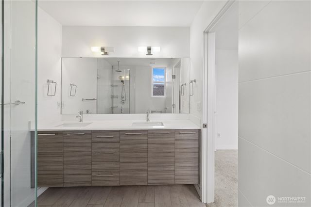 1017 W Crockett Street, Seattle, WA 98119