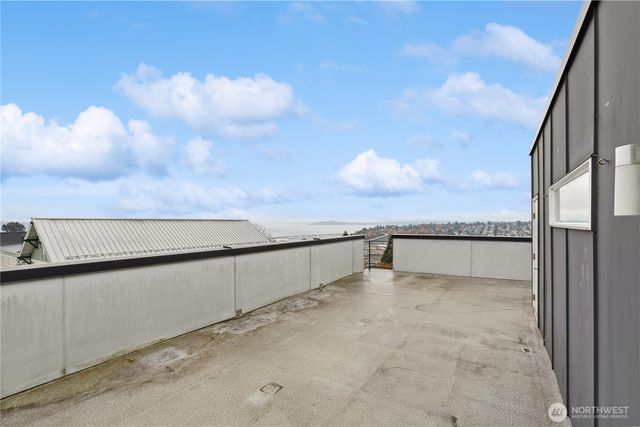 1017 W Crockett Street, Seattle, WA 98119