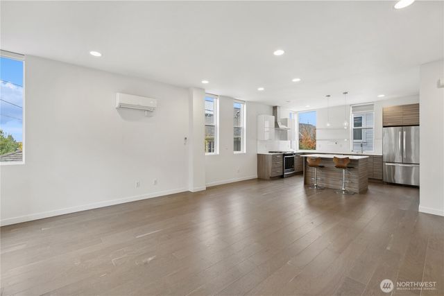 1017 W Crockett Street, Seattle, WA 98119