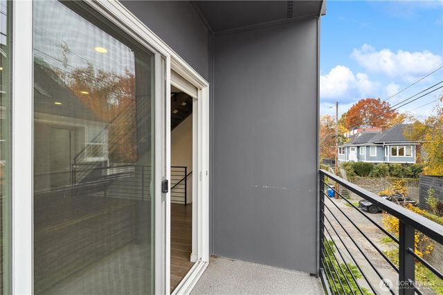 1017 W Crockett Street, Seattle, WA 98119